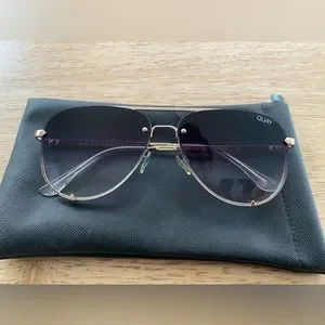 Quay Australia “QuayXDesi High Key Min Rimless 126 Aviator Retails $75.00 Quay Australia | Accessories | Quay Australia Quayxdesi High  main image 3